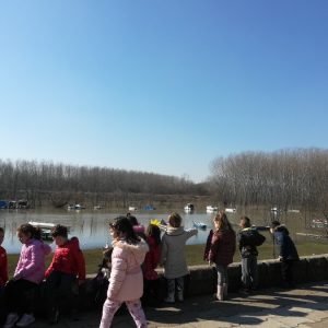 зато силазимо до реке да одморимо главице и окице