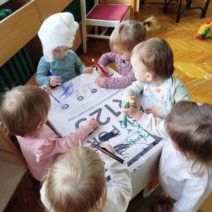 Развој фине моторике (9) Развој фине моторике (9)