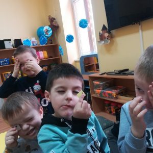 12.-Кроз-ово-може-да-се-гледа