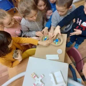 18. Притисни