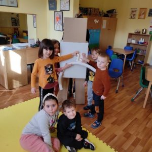 6. Склапамо делове како би требао робот да изгледа