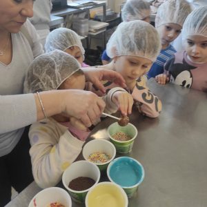 Феноменална сарадња са посластичарницом „Поко локо” (11) Феноменална сарадња са посластичарницом „Поко локо” (11)