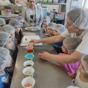 Феноменална сарадња са посластичарницом „Поко локо” (4) Феноменална сарадња са посластичарницом „Поко локо” (4)