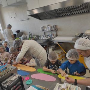 Феноменална сарадња са посластичарницом „Поко локо” (5) Феноменална сарадња са посластичарницом „Поко локо” (5)