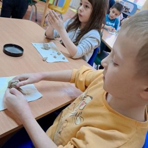 Глина - глинамол, како би дочарали пећинске људе