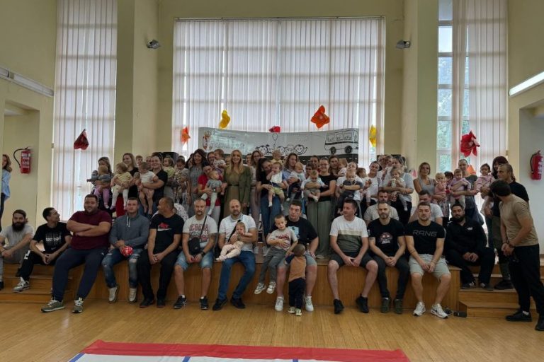 Караван родитељства посетио Панчево (1)