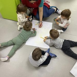 Отискивањем флаше правили смо свеће (4)