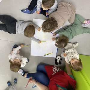 Отискивањем флаше правили смо свеће (5)