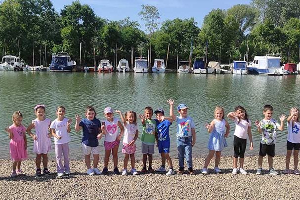 Вожња катамараном, шетња градским кејом и посета игралишту (9)