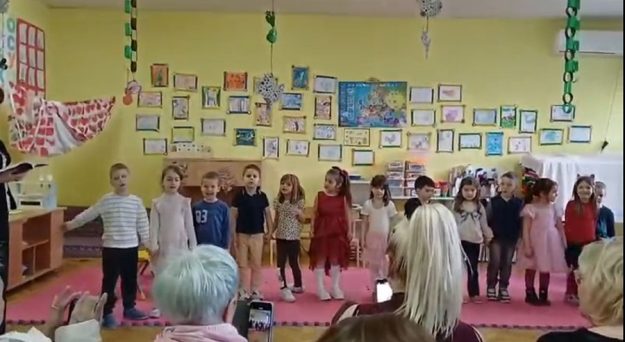 Дружењење са мамама (2)