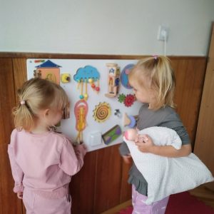 ПРВИ ДАНИ У ВРТИЋУ (12) ПРВИ ДАНИ У ВРТИЋУ (12)