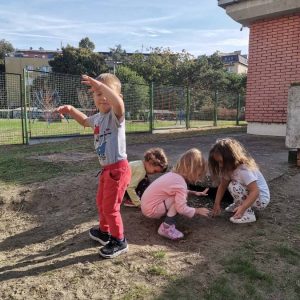 ПРВИ ДАНИ У ВРТИЋУ (14) ПРВИ ДАНИ У ВРТИЋУ (14)