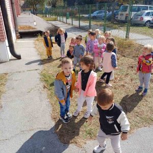 ПРВИ ДАНИ У ВРТИЋУ (2) ПРВИ ДАНИ У ВРТИЋУ (2)