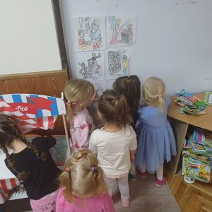 ПРВИ ДАНИ У ВРТИЋУ (6) ПРВИ ДАНИ У ВРТИЋУ (6)