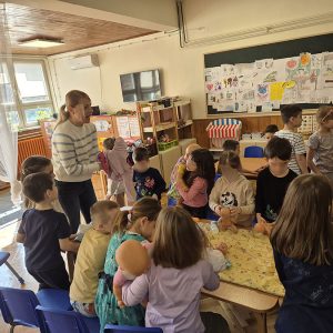 Посета-патронажних-сестара-вртић-,,Пупољак-(2)