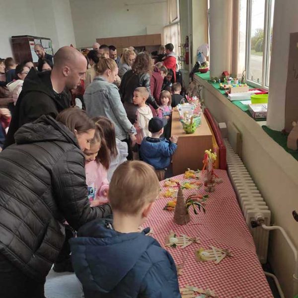 Хуманитарни Ускршњи вашар у нашем вртићу (1)